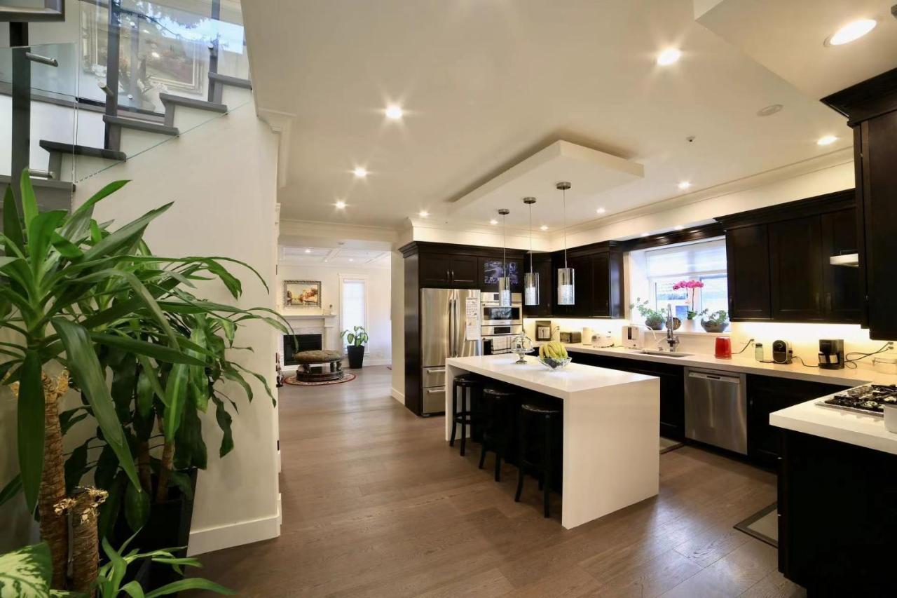 Nice Home Away At Vancouver Near Yvr Exterior photo